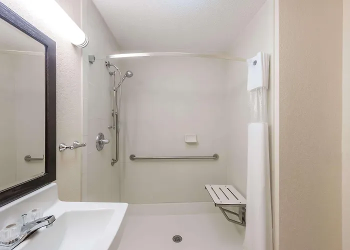 Baymont By Wyndham Hotel 2*